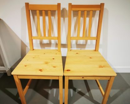 Ikea PINNTORP drop Leaf table with two chairs and cushion pads. - Image 4