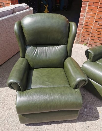 Green leather sofa and 2 chairs - Image 2