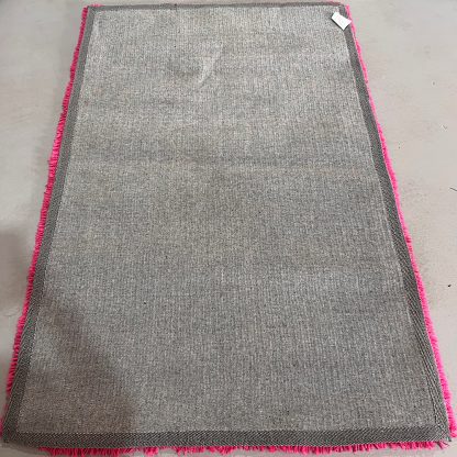 Shaggy Fuschia Rug - Image 3