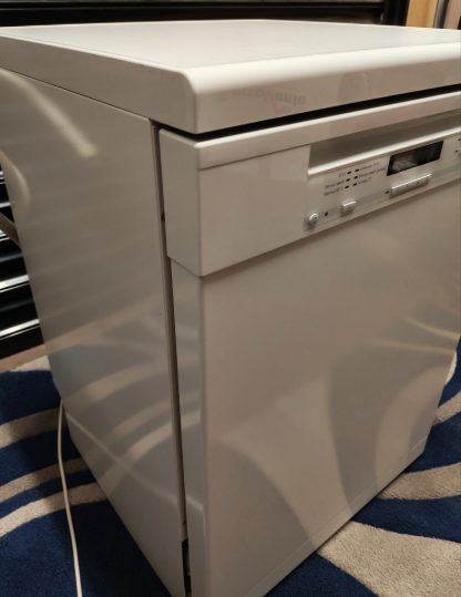 Miele Dishwasher - Image 3