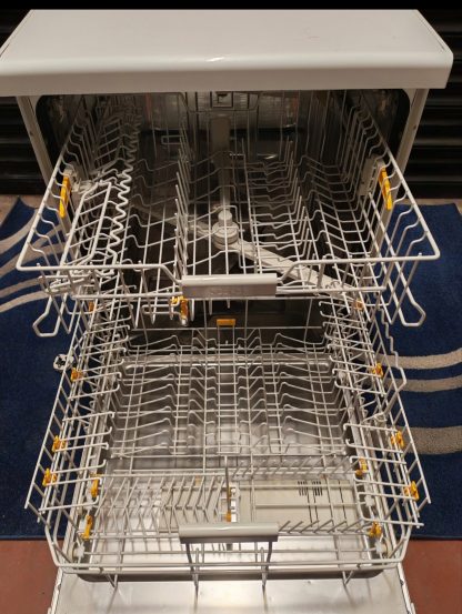 Miele Dishwasher - Image 6