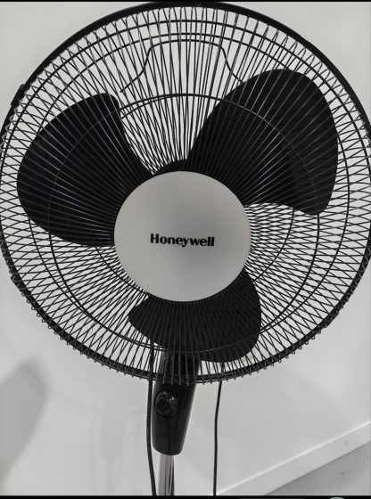 Honeywell Floor Standing Fan - Image 2