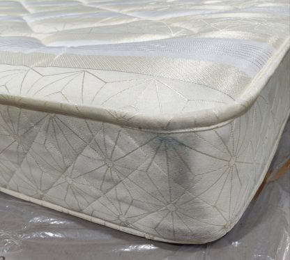 Basic 4ft 6" Double Mattress - Image 5